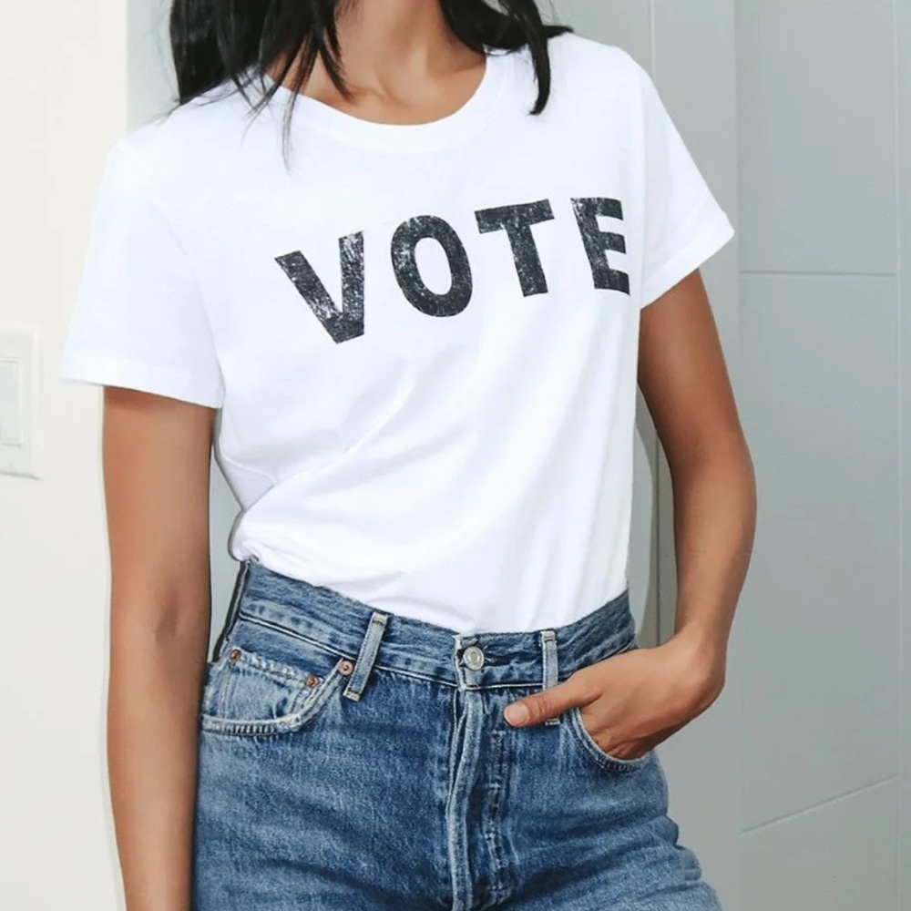 PRINCE PETER COLLECTION VOTE Short T-Shirt - Picture 3 of 12